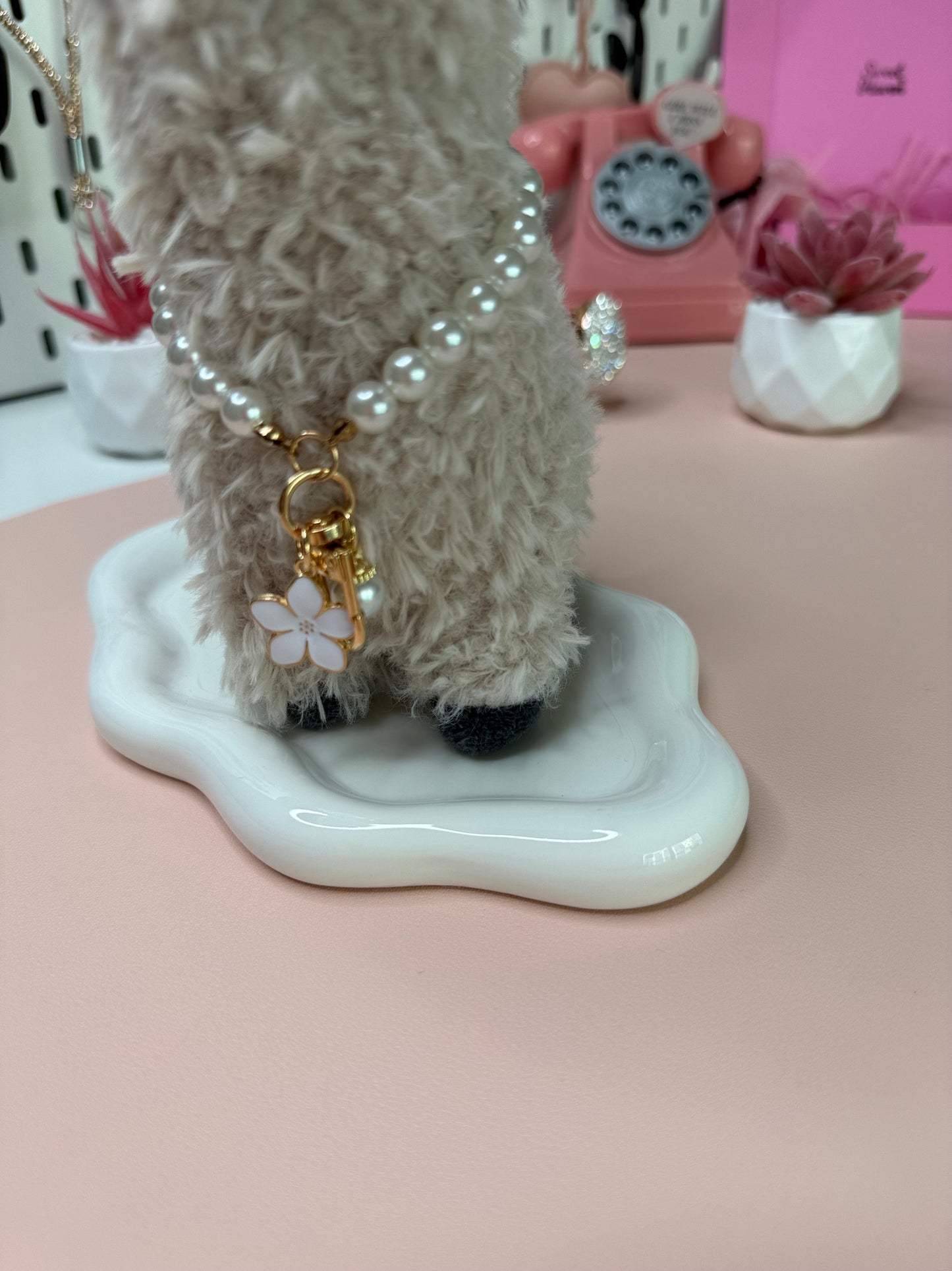 Pearl Blossom Charm — Elegant Bag Accessory